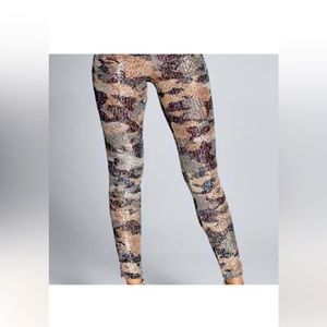 NWT-Venus Camouflage Sequence Leggings